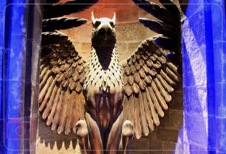 Building a fashion moodboard before the shoot